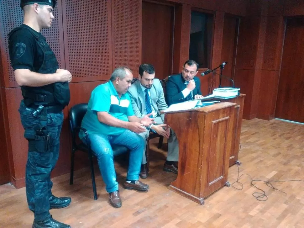 PROTAGONISTAS. Víctor Argañaraz (arriba) imputado por el crimen; abajo, declaran los hijos de Claudia Lizárraga. 