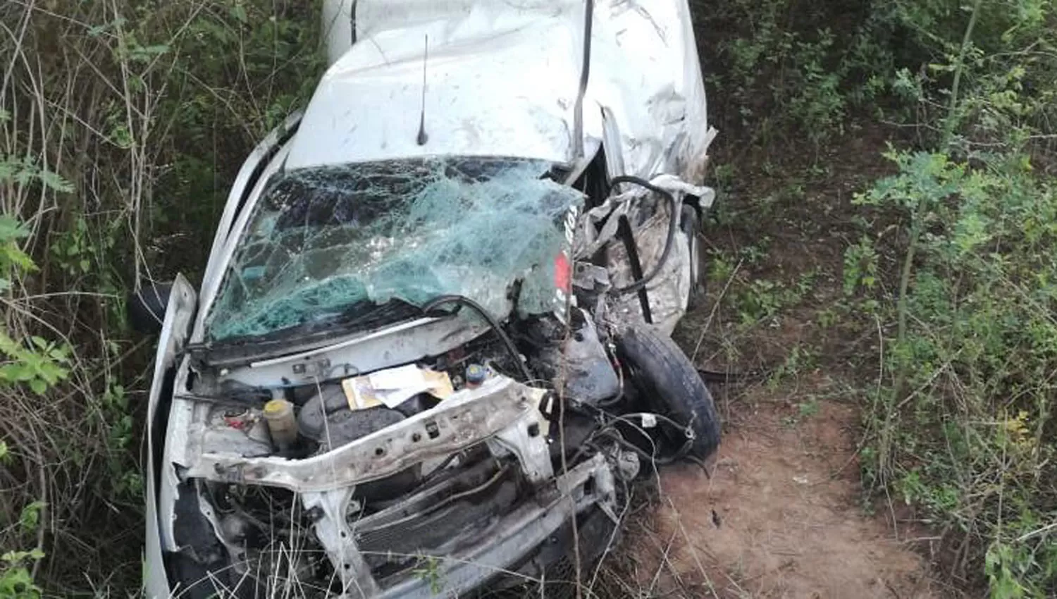 El vehículo conducido por Miño quedó complemente destrozado. FOTO TOMADA DE ELTRIBUNO.COM