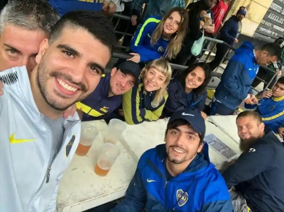 LE PUSIERON ONDA. Ni el frío, ni la lluvia ni las sorpresas de último momento, apagaron la luz de los chicos de la Peña. 