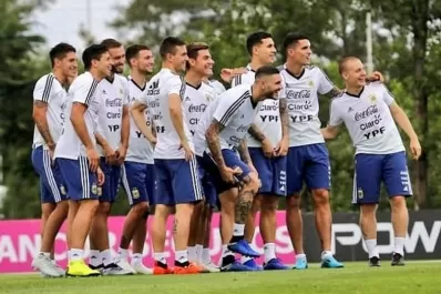 Scaloni probó con dos equipos distintos para enfrentar a México
