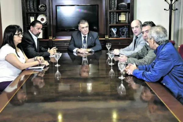 Con condiciones, docentes aceptan velar por la elección
