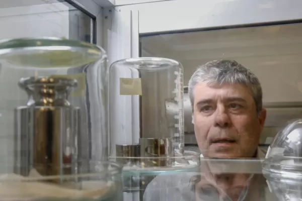 Cumbre histórica en París: redefinen el kilogramo y otras tres unidades de medida