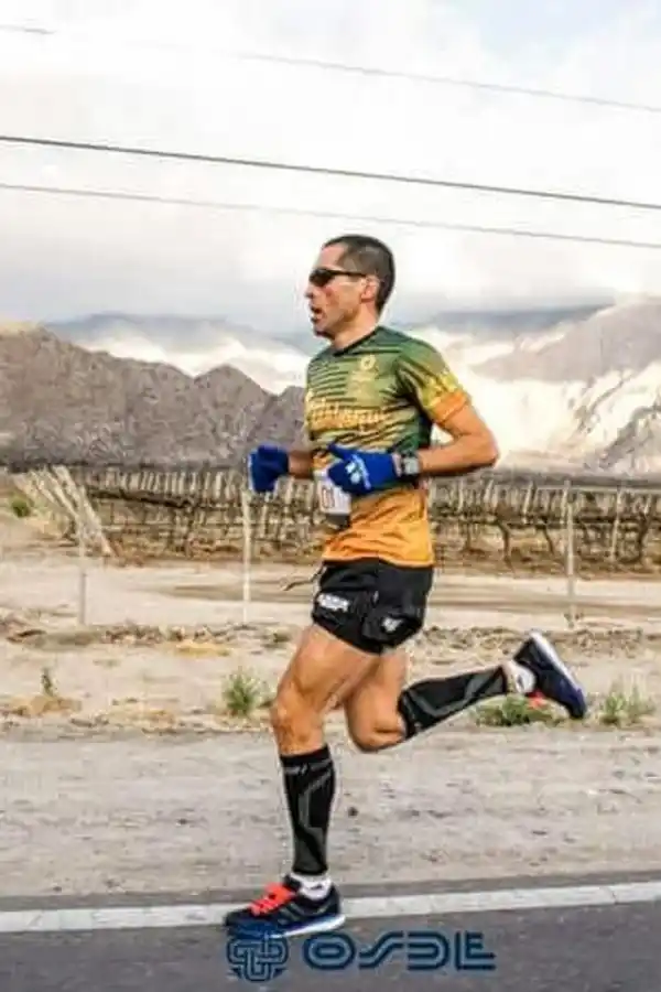 EN CASA. Lencina se entrenó en Raco. 