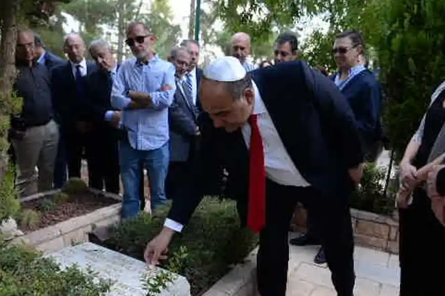 HOMENAJE. Manzur recordó a un amigo fallecido: Gustavo Schliserman.