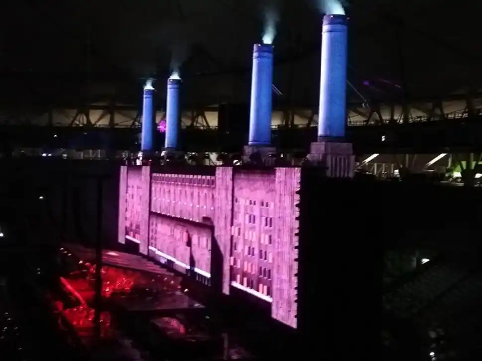 LA INDUSTRIA QUE CONTAMINA. Fotos de Sebastián Rosso.-.-