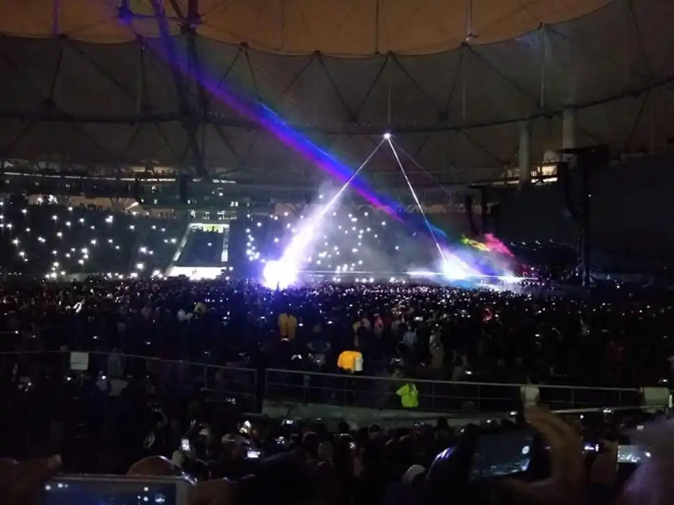  LA PIRÁMIDE LÁSER.-