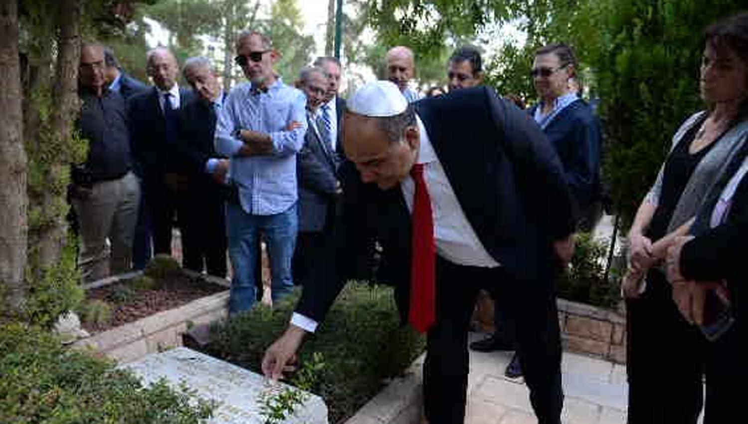 HOMENAJE. Manzur recordó a un amigo fallecido: Gustavo Schliserman.