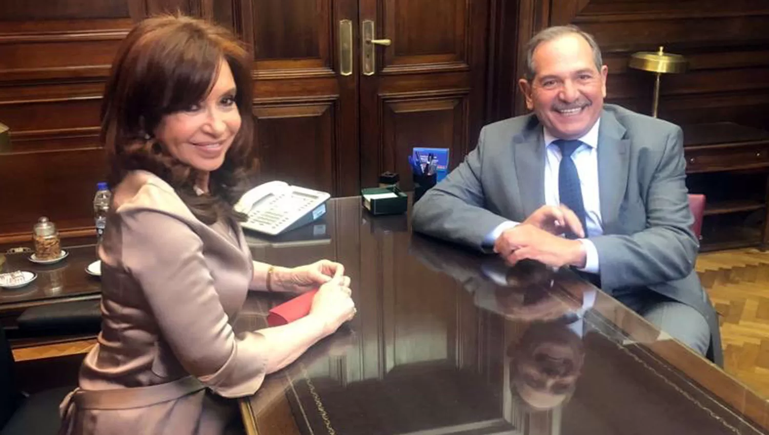 Alperovich se juntó con Cristina el mes pasado y compartió la foto del encuentro en las redes sociales.