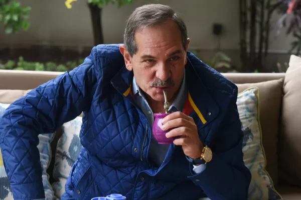 Alperovich ataca a Macri para golpear a Manzur