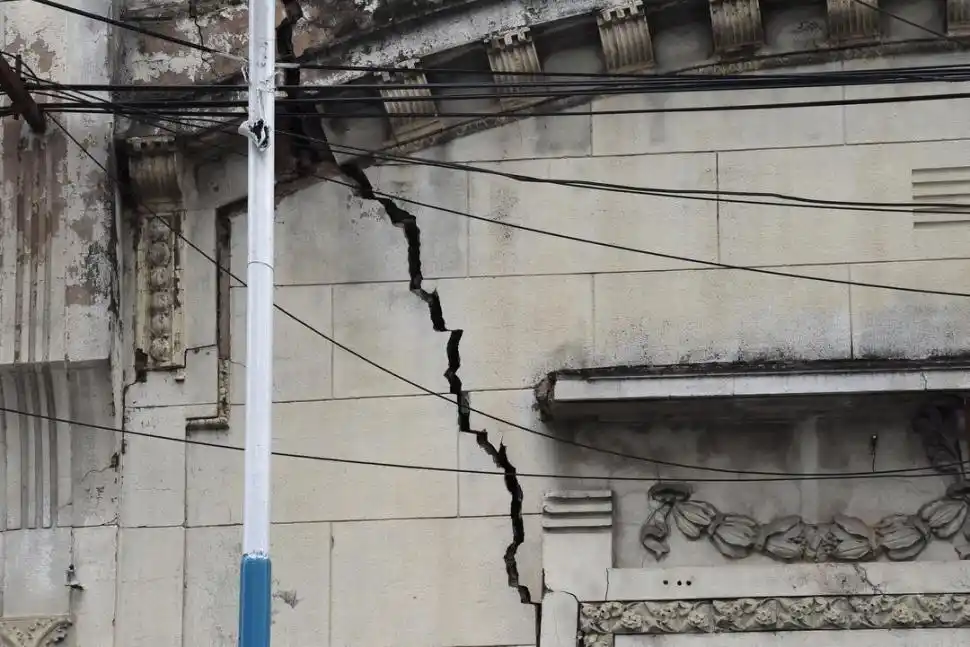 RIVADAVIA 451. Según Catastro, se demolerá la fachada de esta casa. credito