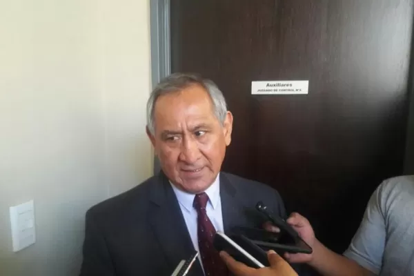 Polémico: “si uno tiene parientes, hay que hacerlos designar”