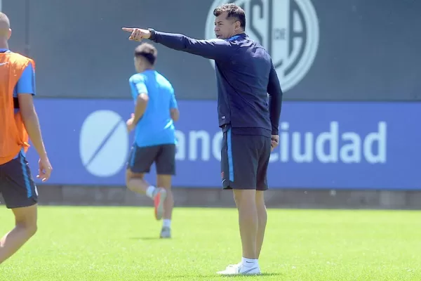 Almirón probó dos cambios en San Lorenzo para enfrentar a Atlético