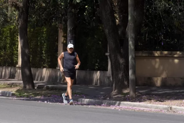 A sus 70 años, Miguel le ha dado cuatro vueltas al mundo corriendo