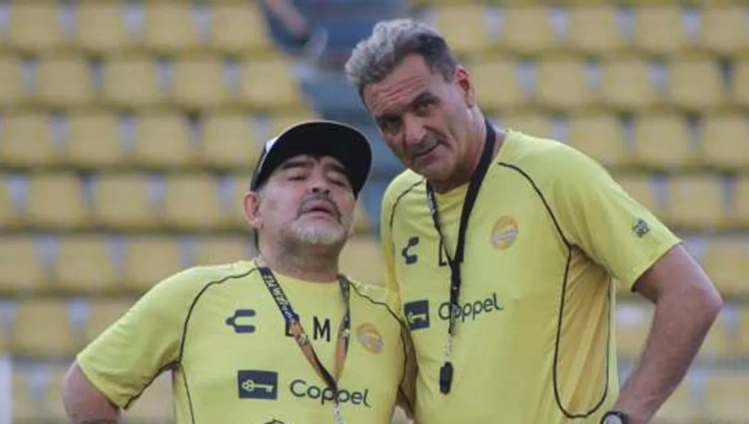Diego Maradona y Luis Islas.