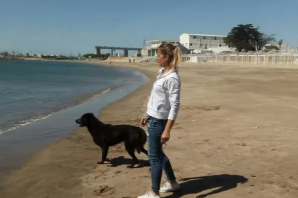 Murió Comando, el perro de la Armada que cuidaba la única mujer a bordo del ARA San Juan