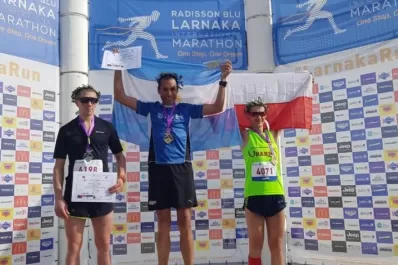 Rafael Lencina se coronó en una competencia europea con tiempo récord incluido