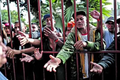 Aumenta la tensión en Tijuana por el arribo de más migrantes