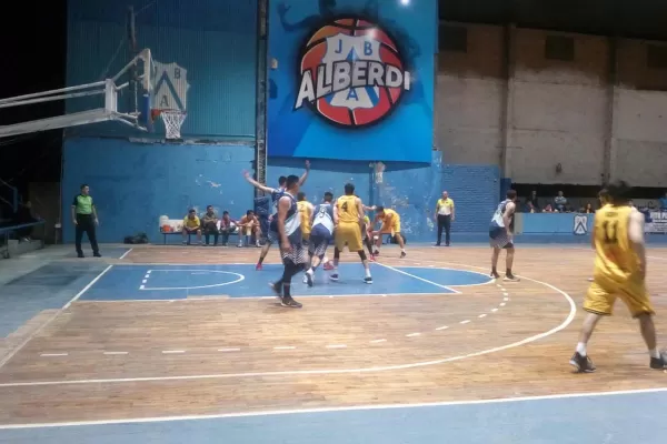 Alberdi remontó 18 puntos de desventaja y le ganó a Talleres 83-80