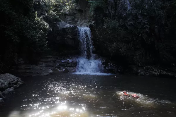 Se arrojó por voluntad propia, dijo la Policía sobre el joven ahogado en Los Pizarros