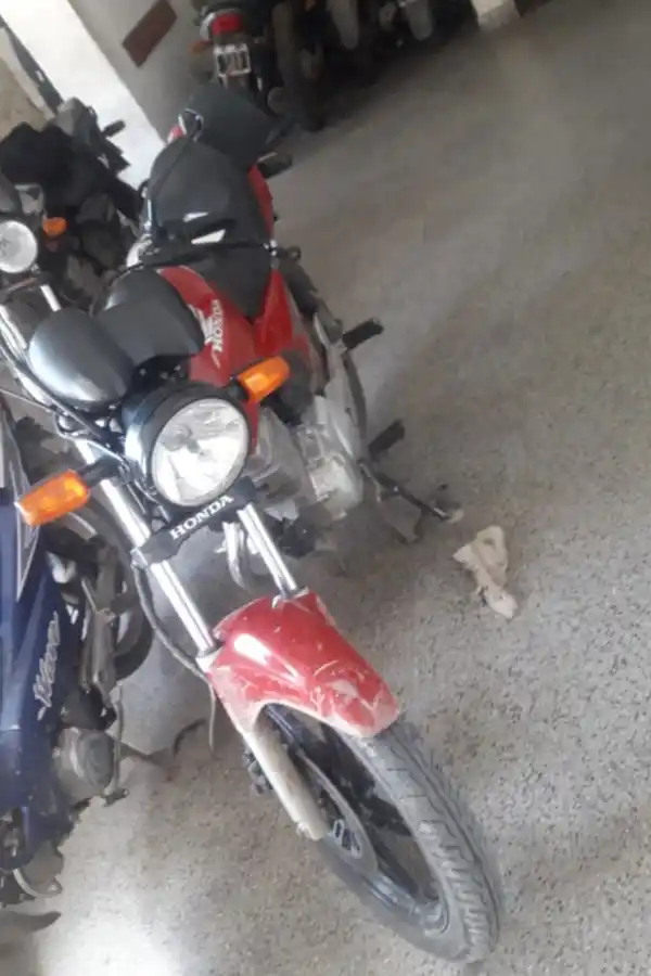 Dos delincuentes le dispararon a la Policía con un arma que le robaron a la fuerza