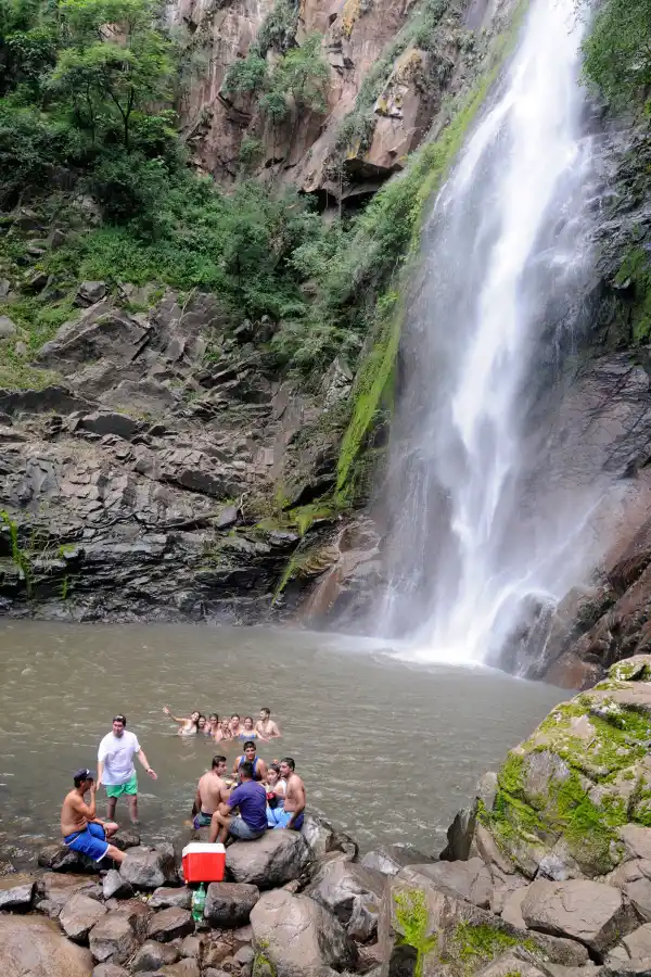Se arrojó por voluntad propia, dijo la Policía sobre el joven ahogado en Los Pizarros