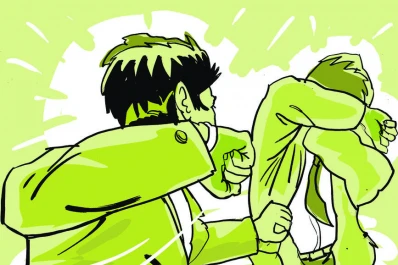 ¿Qué debo hacer si mi hijo les pega a sus compañeros?