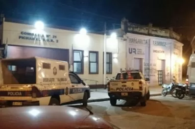 Volvió temprano del trabajo y encontró a su esposo violando a su hija