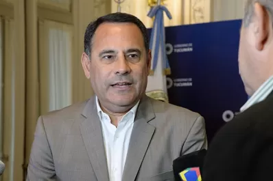 Dirigentes de gremios estatales formalizan el pedido del bono