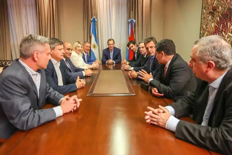 Con Manzur, otros cuatro gobernadores se sumaron al peronismo alternativo