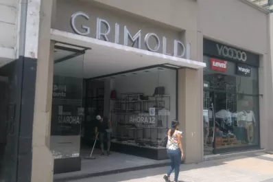 Susto en el centro por un principio de incendio en una conocida zapatería