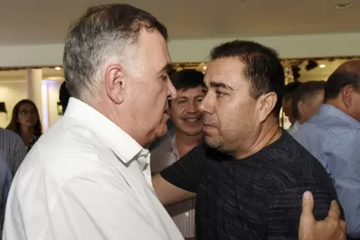 Jaldo protagonizó un saludo con el alperovichista Sergio Burra Mansilla