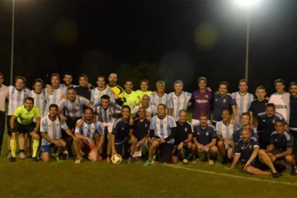 Macri y sus funcionarios jugaron con ex futbolistas de River y Boca