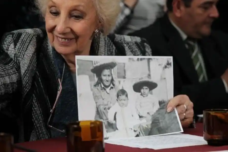 Restituyen en Tucumán la identidad al nieto recuperado 128