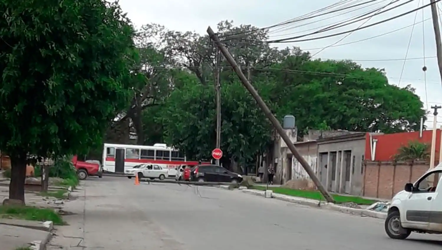 TEMPORAL. Calle Santiago, Alderetes.