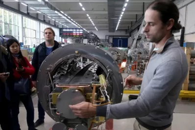 Construyen en Rusia un supercolisionador para recrear primeros momentos del universo