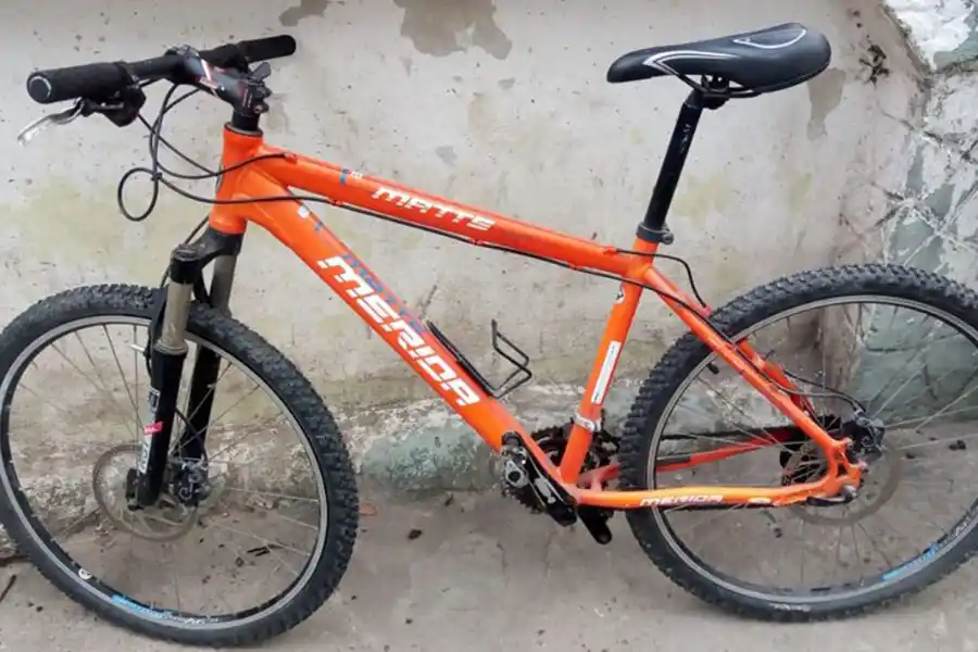 Robaron en una casa de Yerba Buena y huyeron a bordo de las bicicletas de las víctimas