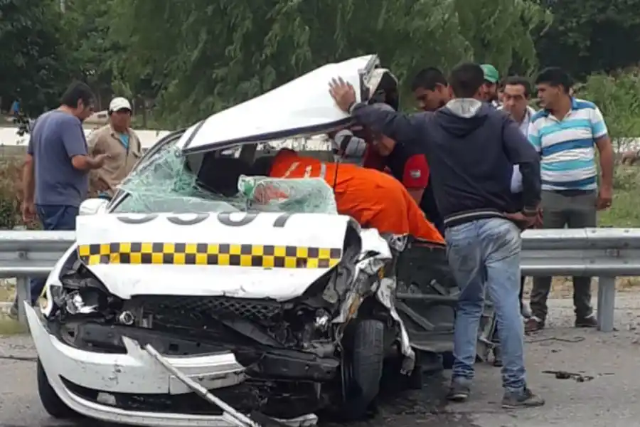 Sábado trágico en Tucumán: dos muertos y varios heridos en distintos accidentes viales