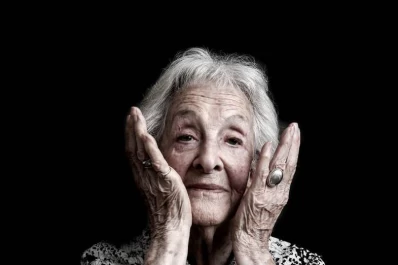 Mejor unas violetas para Ida Vitale