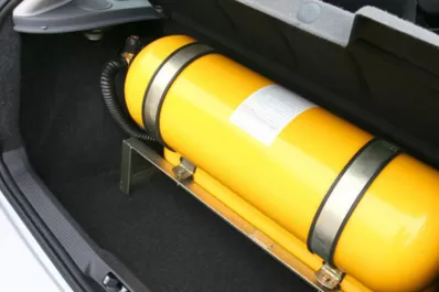 Traía 32 kilos de cocaína a Tucumán ocultos en el tanque de GNC de su auto