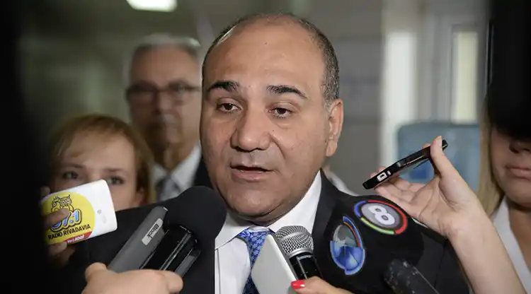 Manzur: seguramente vamos a tener que aumentar el boleto de colectivo para paliar esta situación