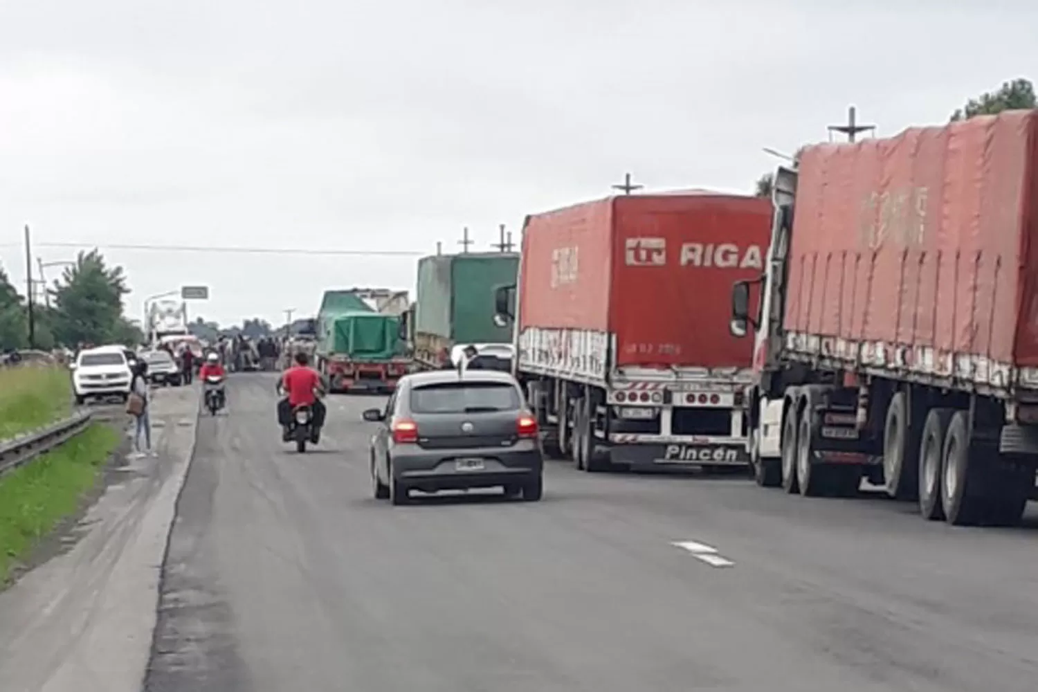 CORTE RUTA 38. La interrupción del tráfico es entre Concepción y Monteros.