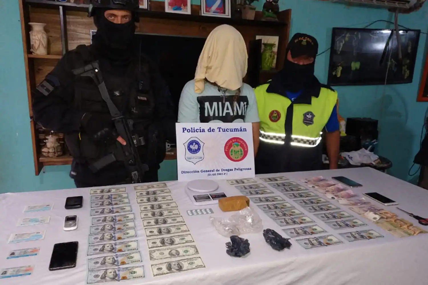 Cayeron dos grupos por venta de drogas en Villa 9 de Julio