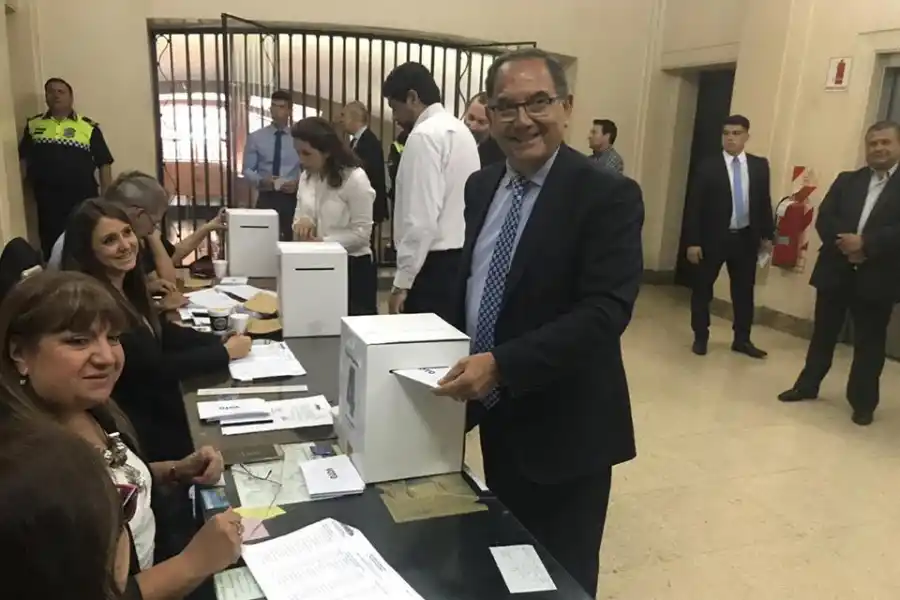 Empleados bancarios votan para renovar la conducción gremial en Tucumán