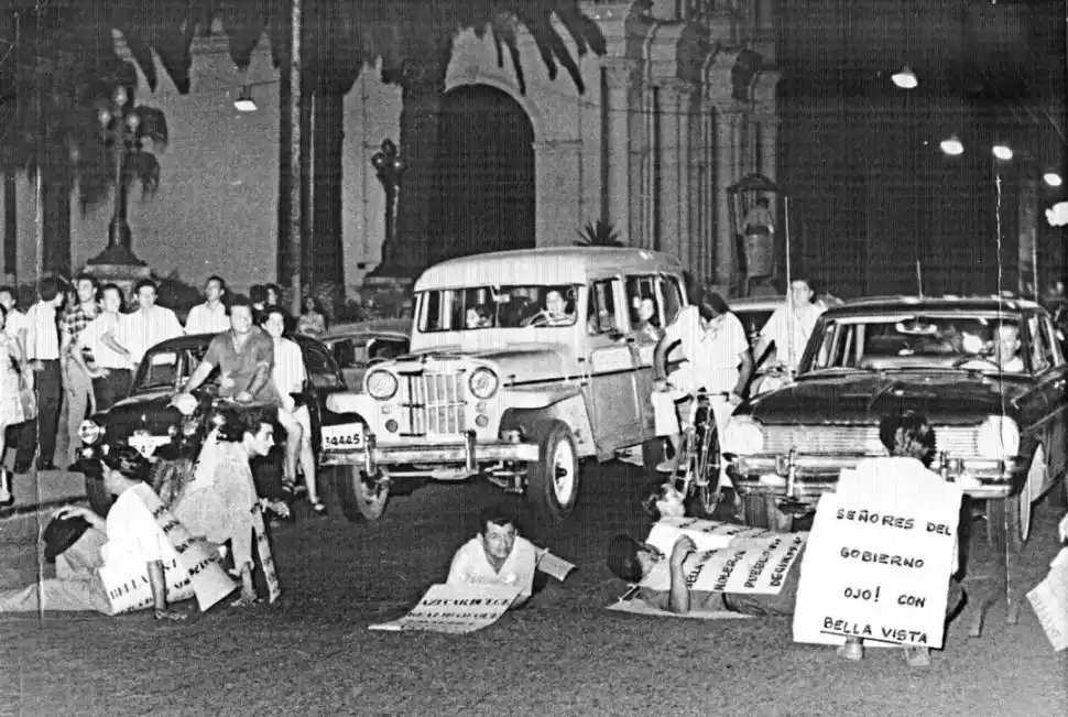 ACTOS RELÁMPAGO. Bella Vista decidió llevar su malestar hasta las mismas puertas de la Casa de Gobierno