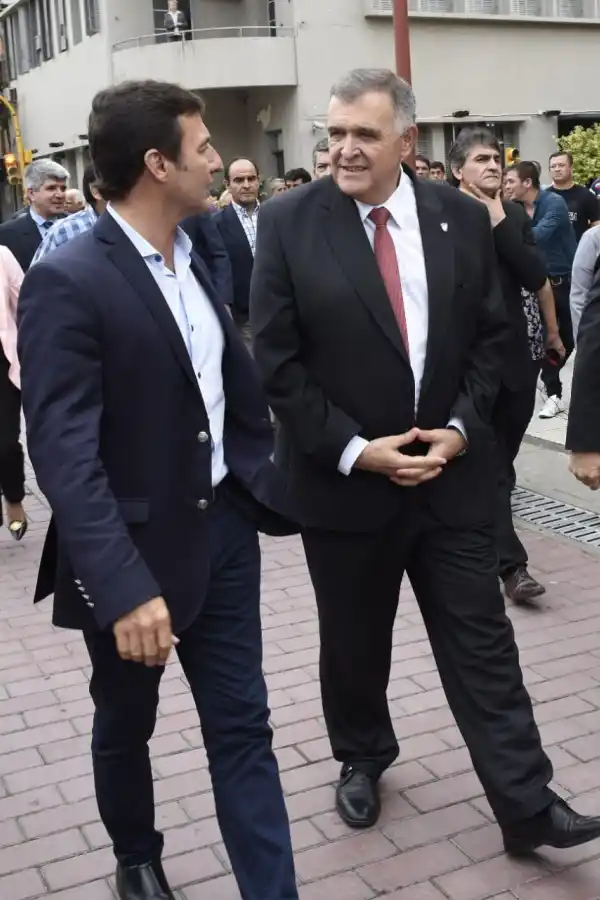 Tras el acuerdo político en el Concejo, Jaldo y Sánchez se muestran juntos