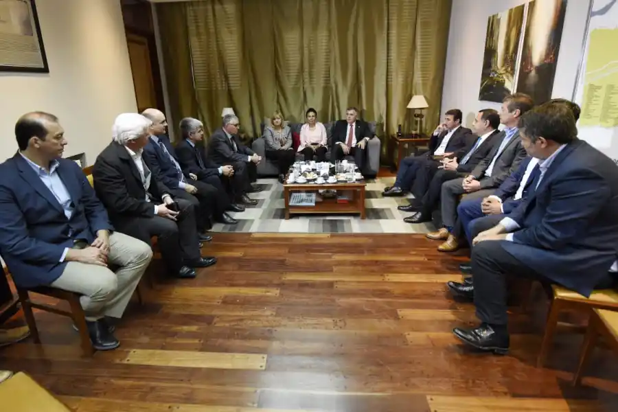 Tras el acuerdo político en el Concejo, Jaldo y Sánchez se muestran juntos