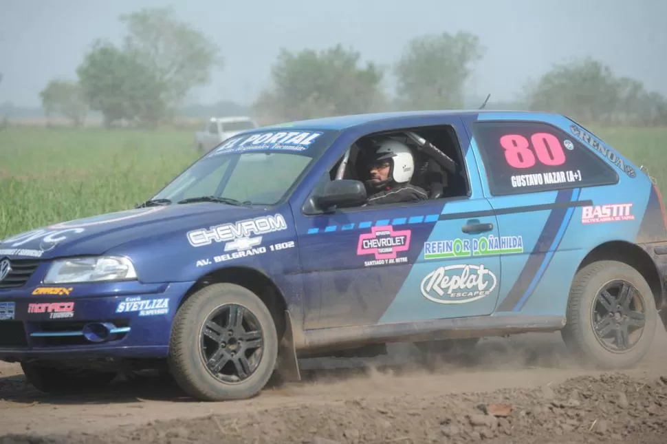 ESTÁ MUY CERCA. Gustavo Nazar necesita apenas 1,5 unidades para coronarse en la clase N-1 con un VW Gol; Juan Cabaleiro es su perseguidor en el certamen. la gaceta / foto de Antonio Ferroni