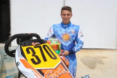 Gonzalo Escalera le pone su mejor sonrisa