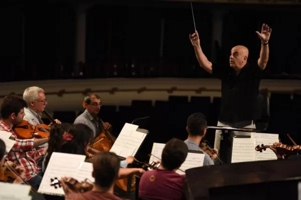 Fanfarria fantástica por la Sinfónica de la UNT en su 70° aniversario