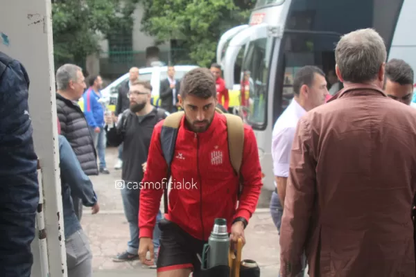 Video: San Martín llegó sin problemas al Monumental